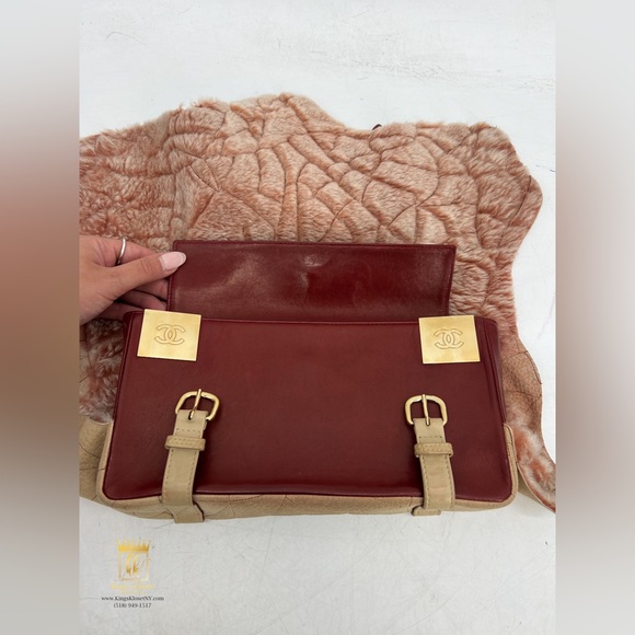 CHANEL Very Rare Chanel clutch with Shearling flap - Picture 8 of 12